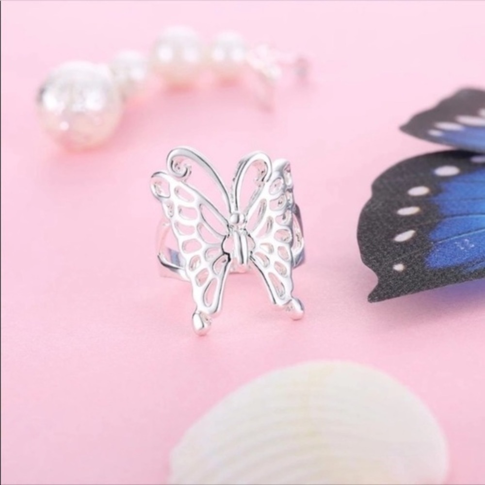 Fashion jewelry 🦋‎ ring